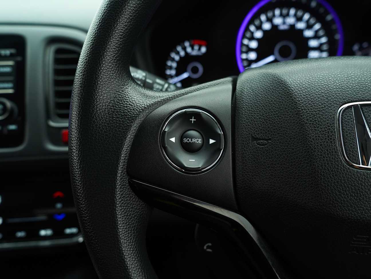 terpakai 2015 Honda HR-V i-VTEC E 1.8