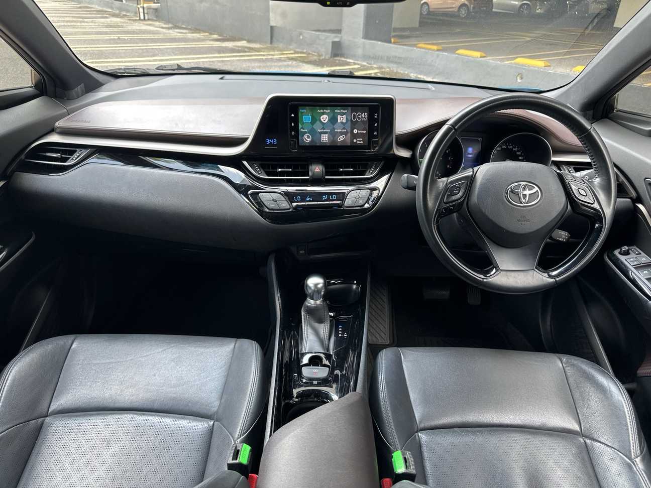 used 2019 Toyota C-HR  1.8