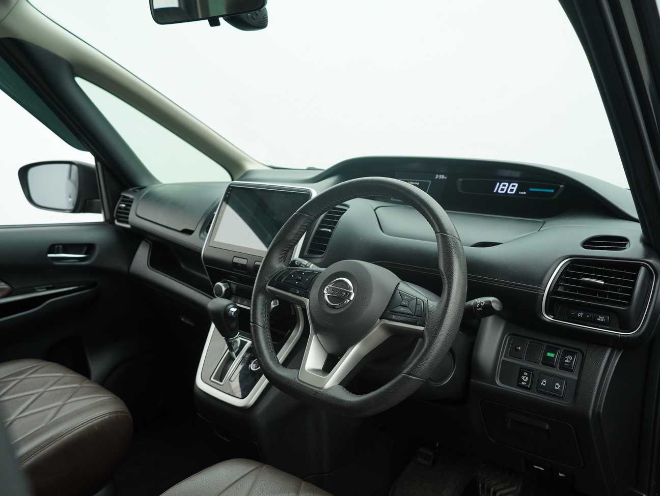 terpakai 2019 Nissan Serena S-Hybrid High-Way Star J Impul 2.0