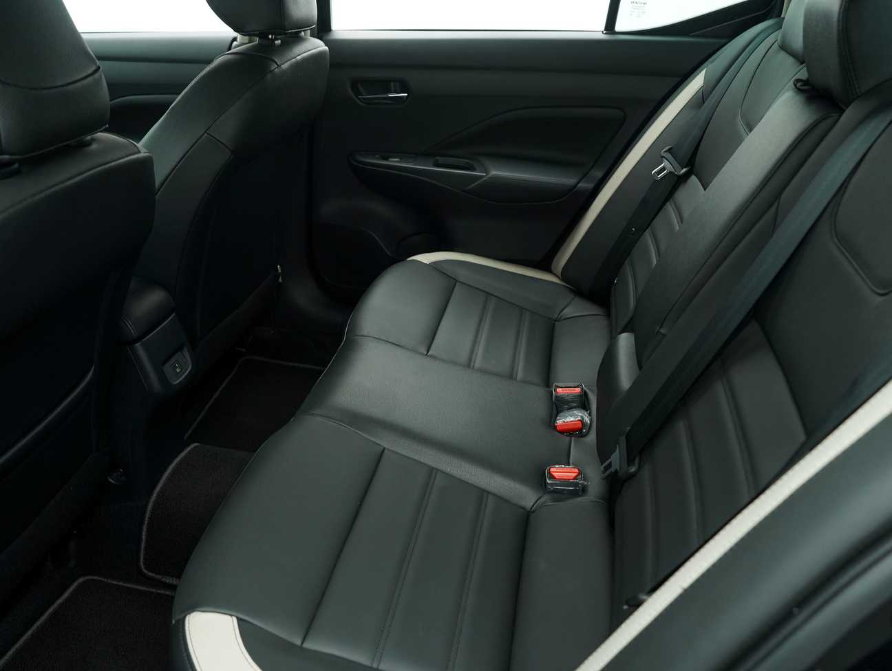 terpakai 2023 Nissan Almera VLT 1.0