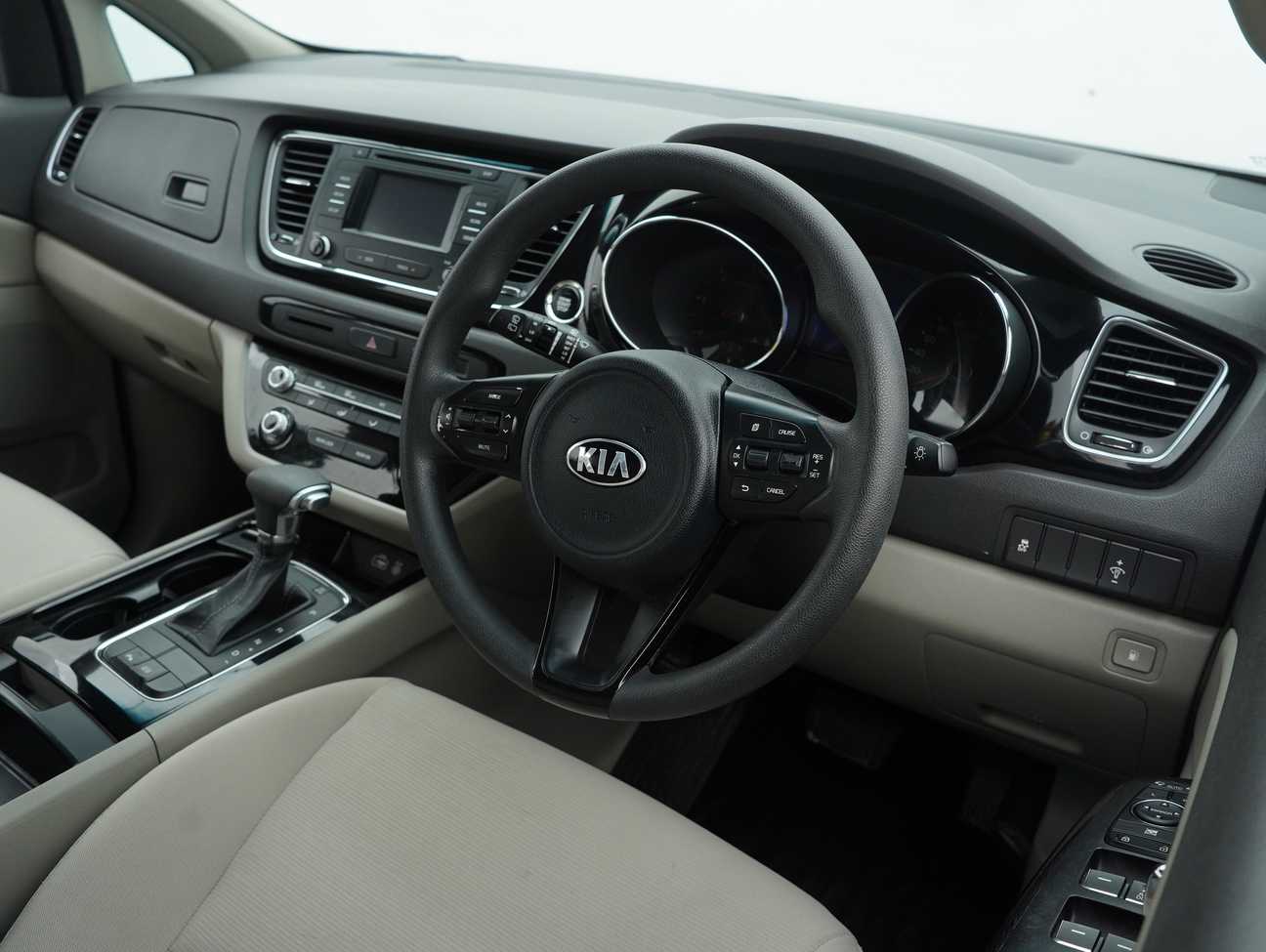terpakai 2017 Kia Grand Carnival CRDi 2.2