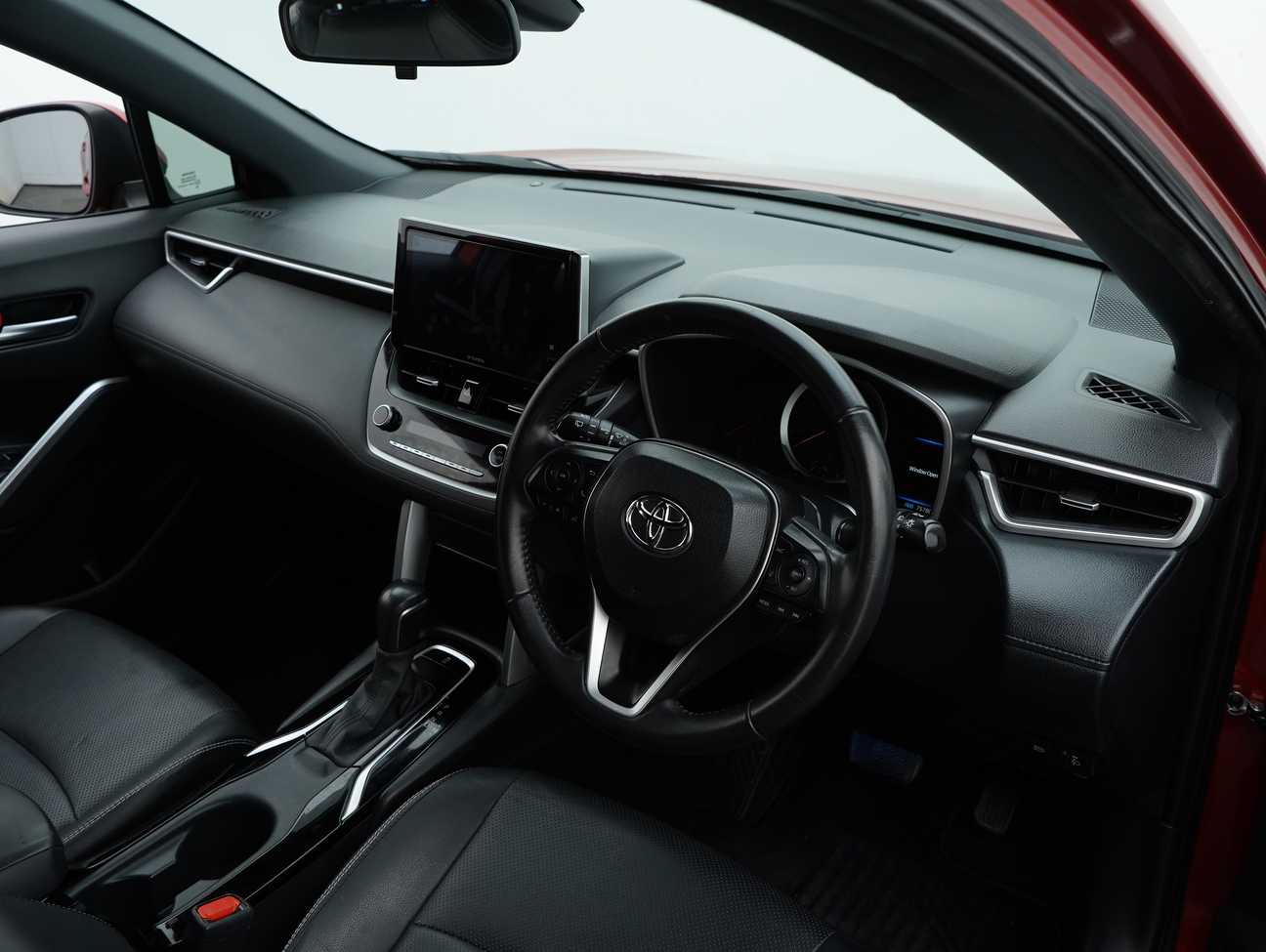 used 2022 Toyota Corolla Cross V 1.8