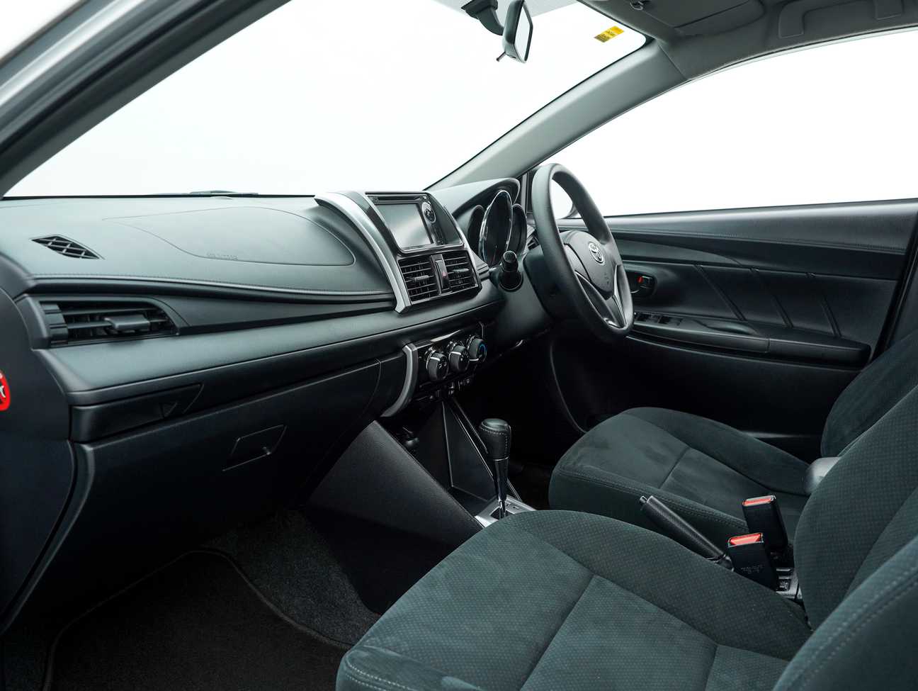 terpakai 2015 Toyota Vios J 1.5