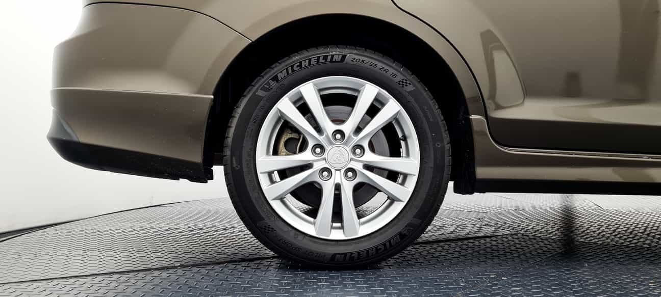 used 2014 Proton EXORA BOLD PREMIUM 1.6