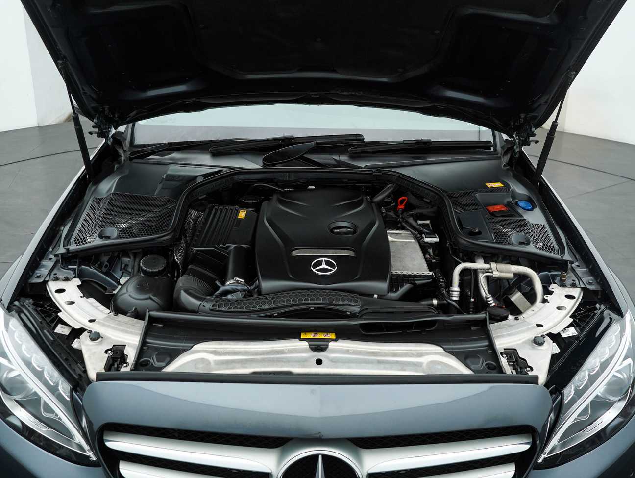 terpakai 2016 Mercedes-Benz C180 Avantgarde (7G-TRONIC Plus) 1.6