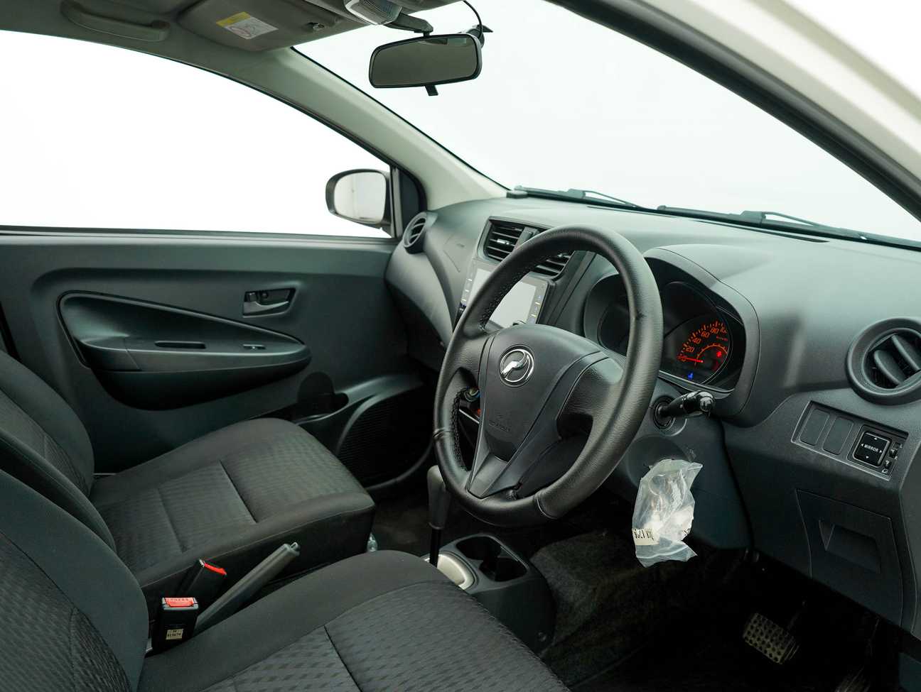 terpakai 2015 Perodua AXIA G 1.0