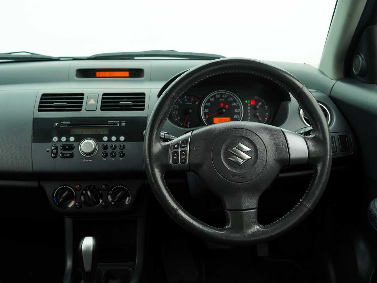 terpakai 2010 Suzuki Swift  1.5