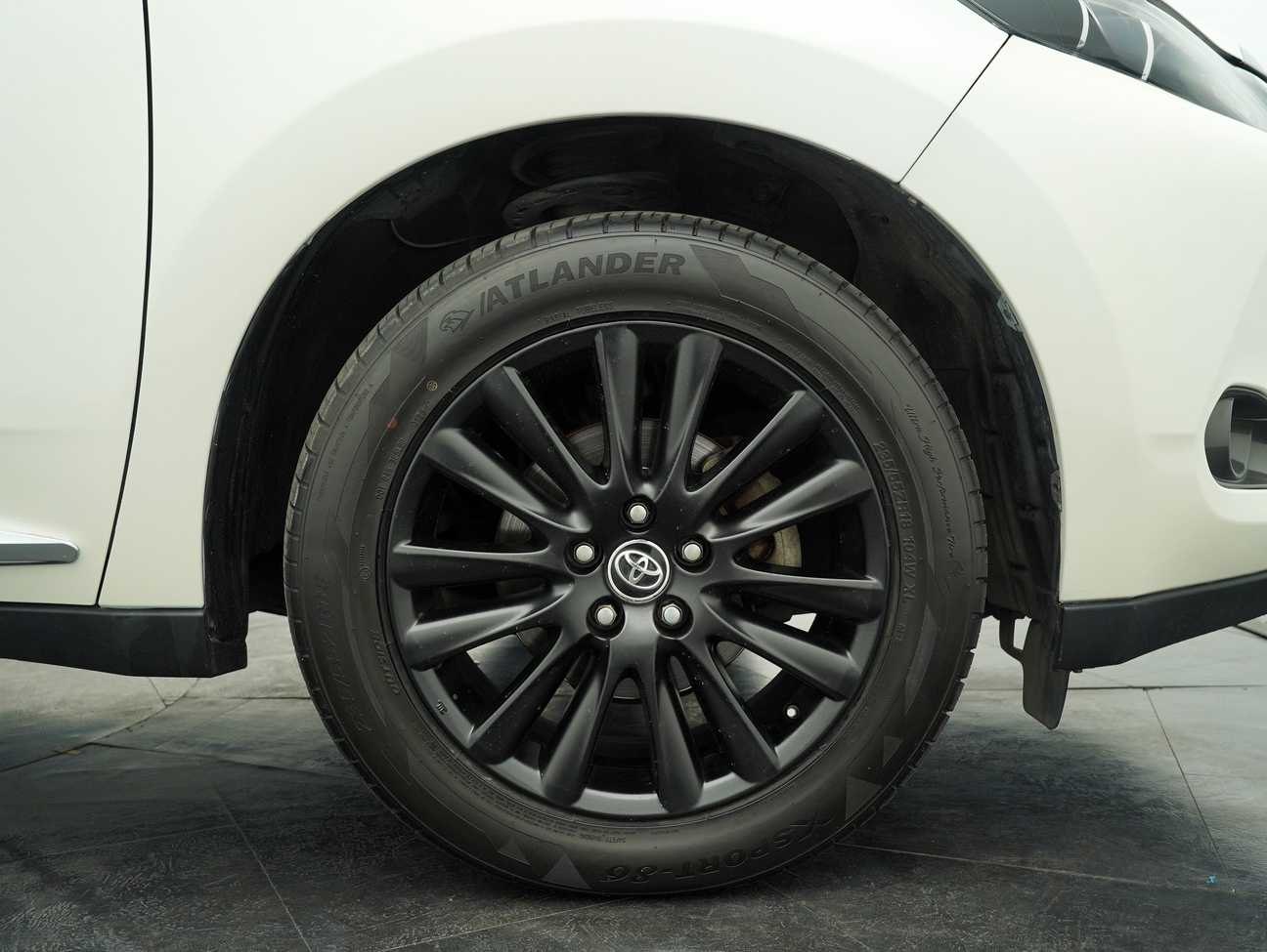 used 2016 Toyota Harrier Premium Advanced 2.0