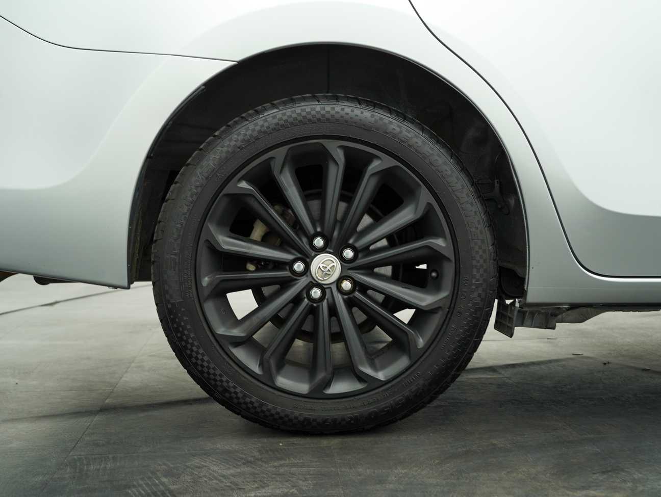 used 2014 Toyota Corolla Altis V 2.0