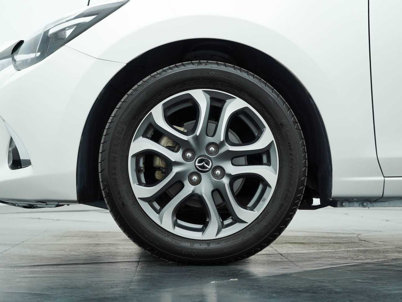 terpakai 2017 Mazda 2 SKYACTIV-G (Halogen Headlight) 1.5