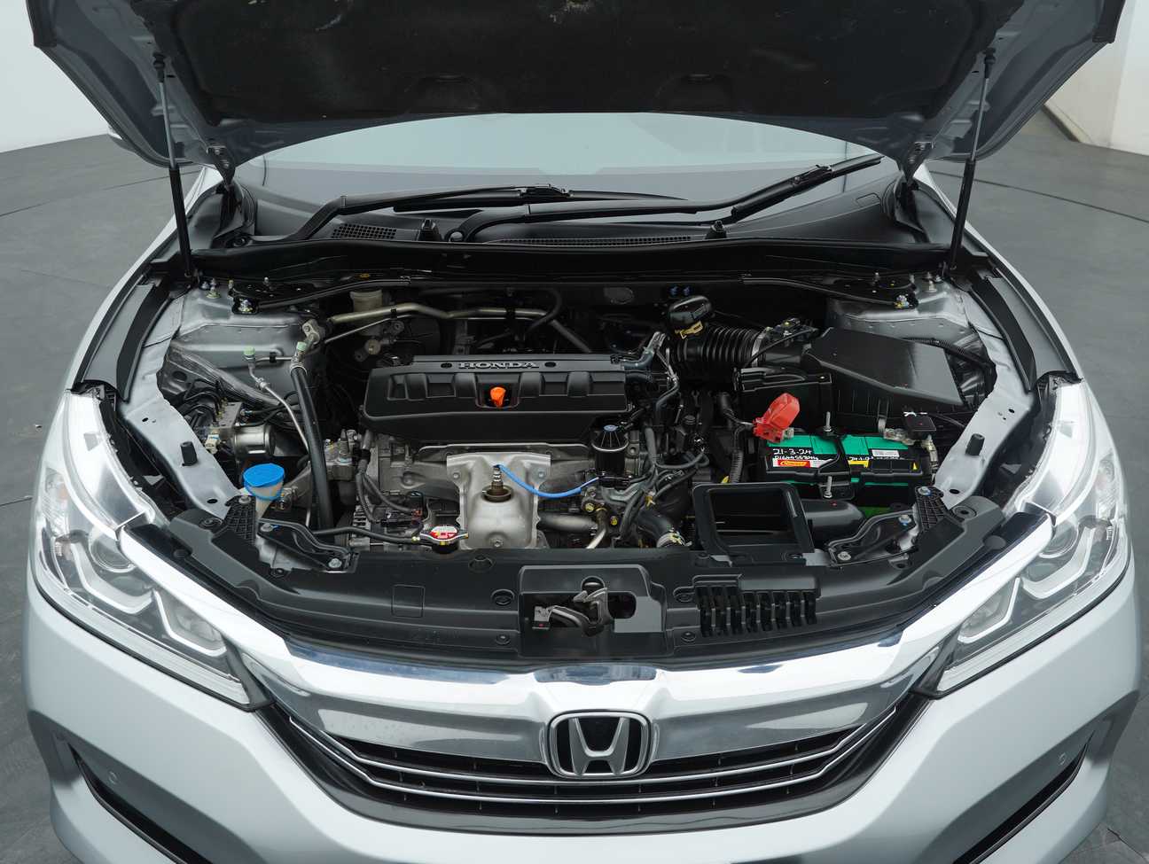 used 2017 Honda Accord VTi-L 2.0