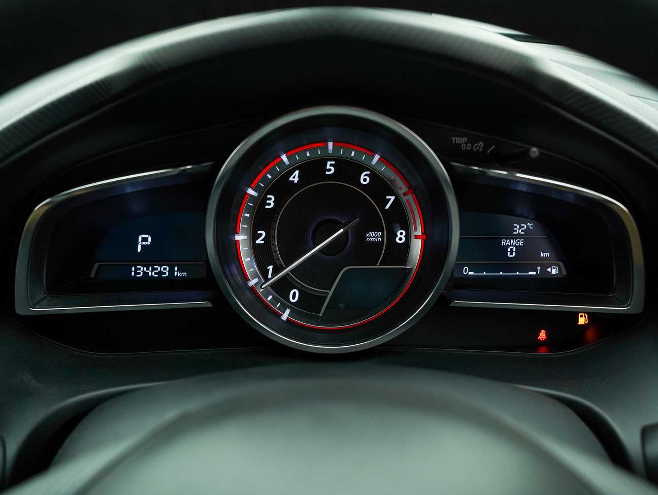 terpakai 2015 Mazda 3 SKYACTIV-G High 2.0