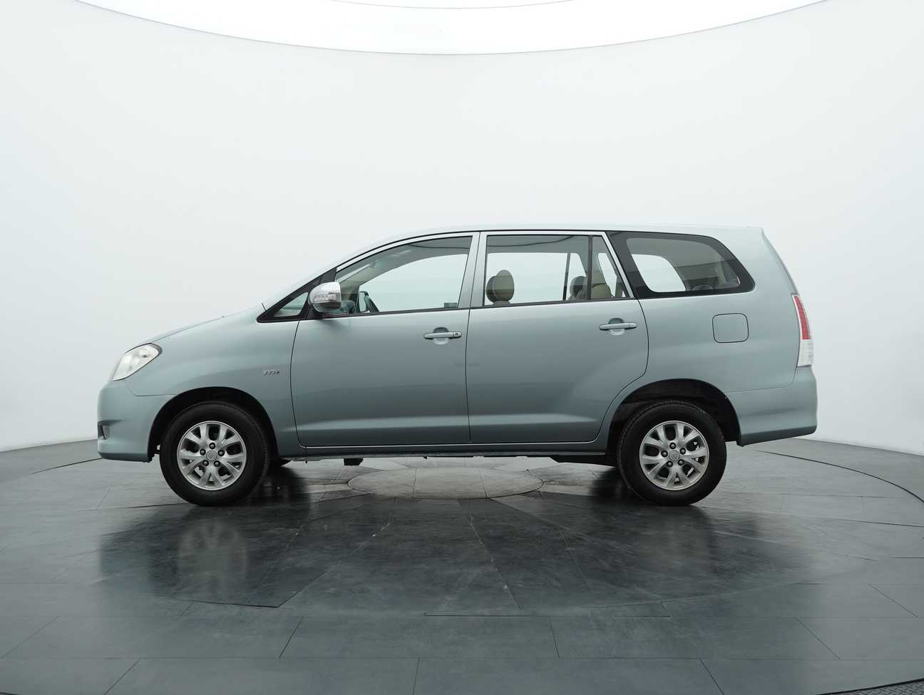 used 2010 Toyota Innova E 2.0