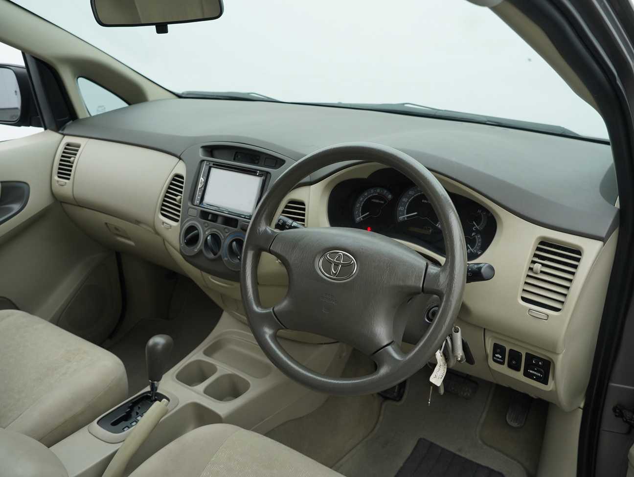 used 2011 Toyota Innova E 2.0