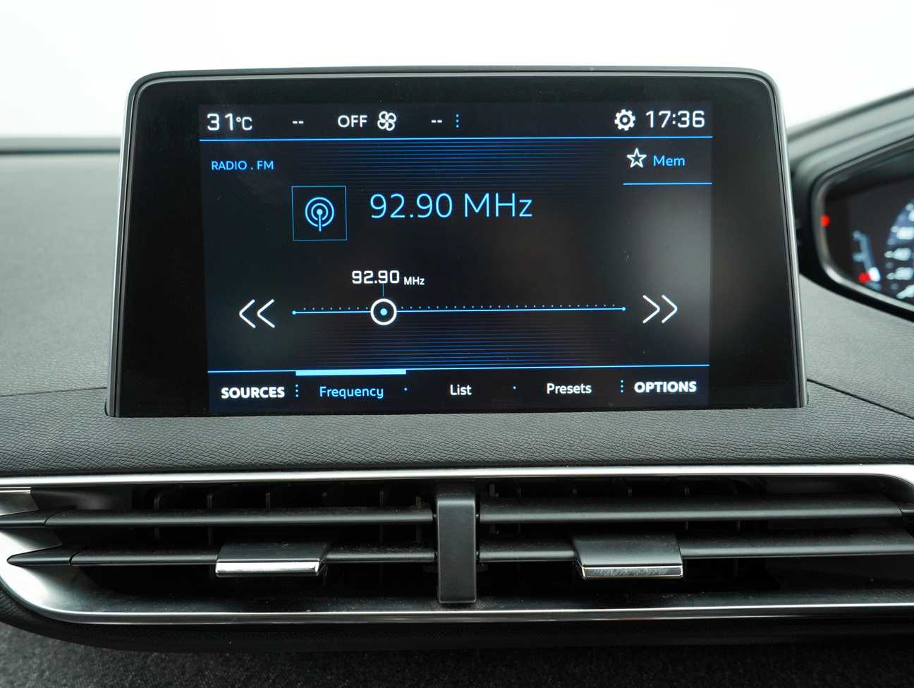 used 2018 Peugeot 5008  1.6