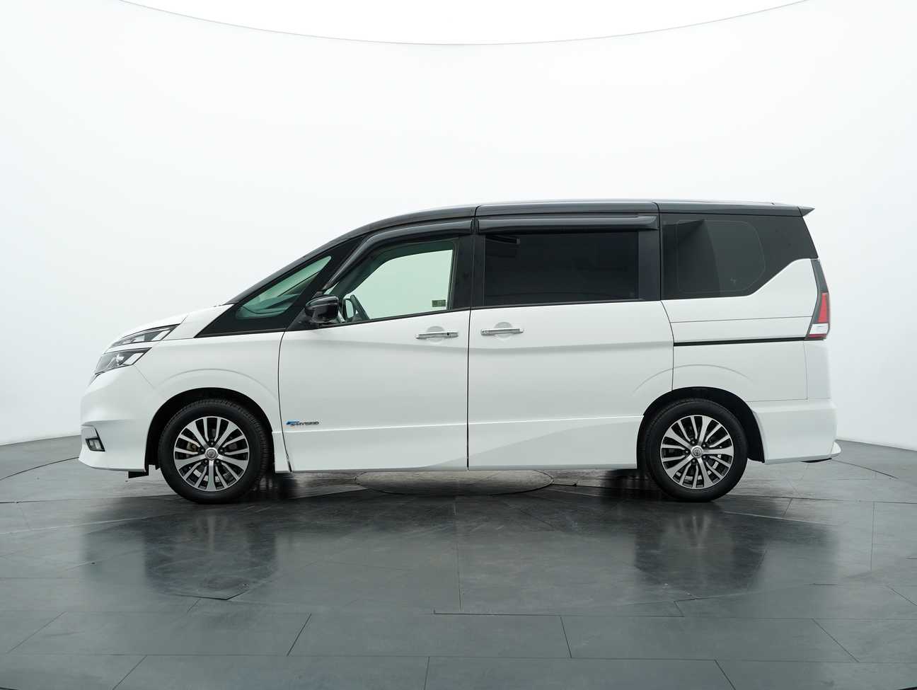 used 2018 Nissan Serena S-Hybrid High-Way Star Premium 2.0