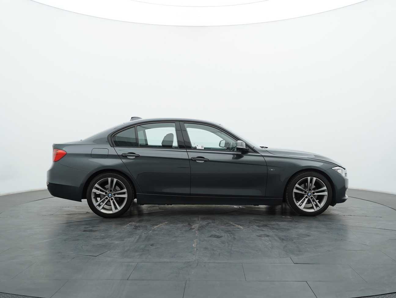 used 2015 BMW 320i Sport Line 2.0