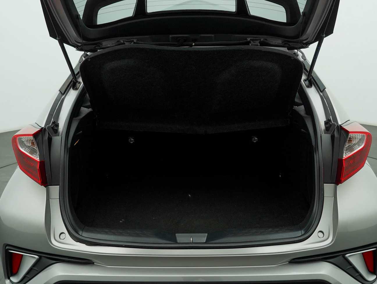 terpakai 2019 Toyota C-HR  1.8