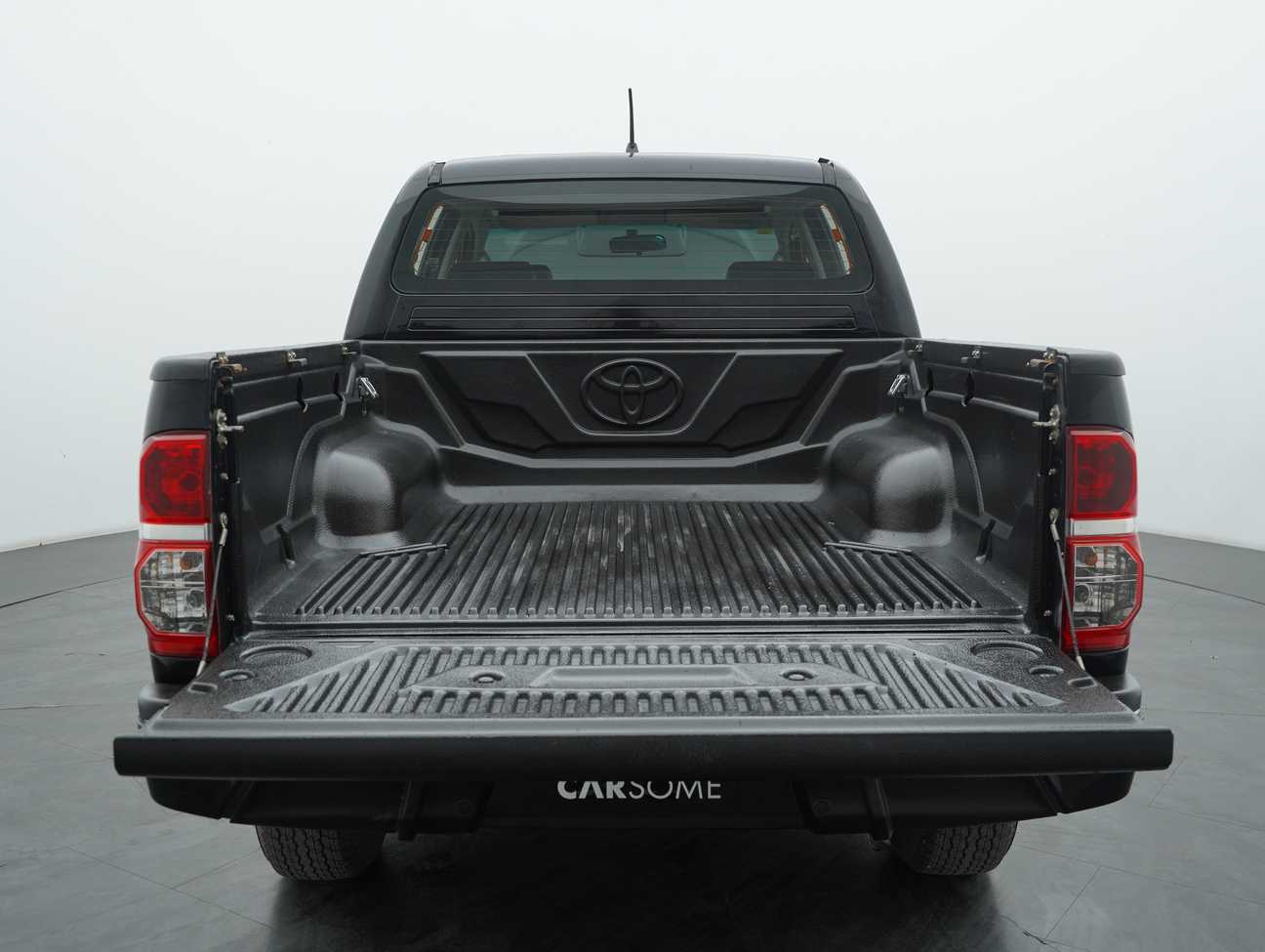 terpakai 2015 Toyota Hilux G TRD Sportivo VNT Dual Cab 2.5