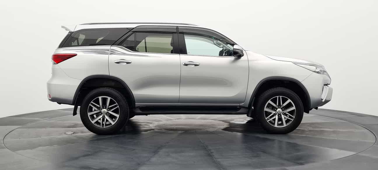 used 2018 Toyota FORTUNER VRZ 4X2 2.4