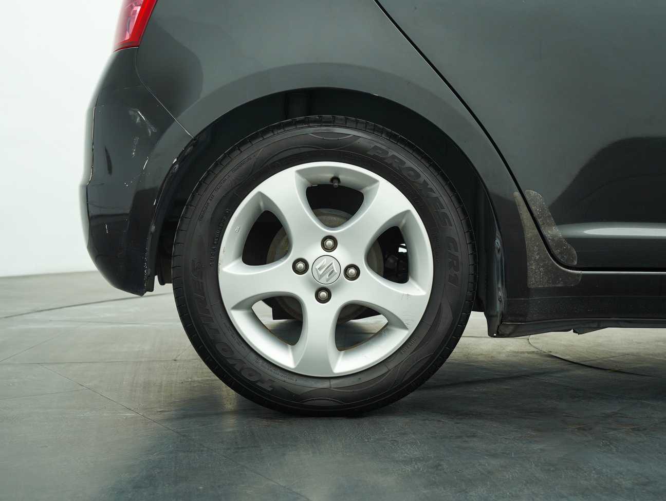 terpakai 2010 Suzuki Swift Premier 1.5