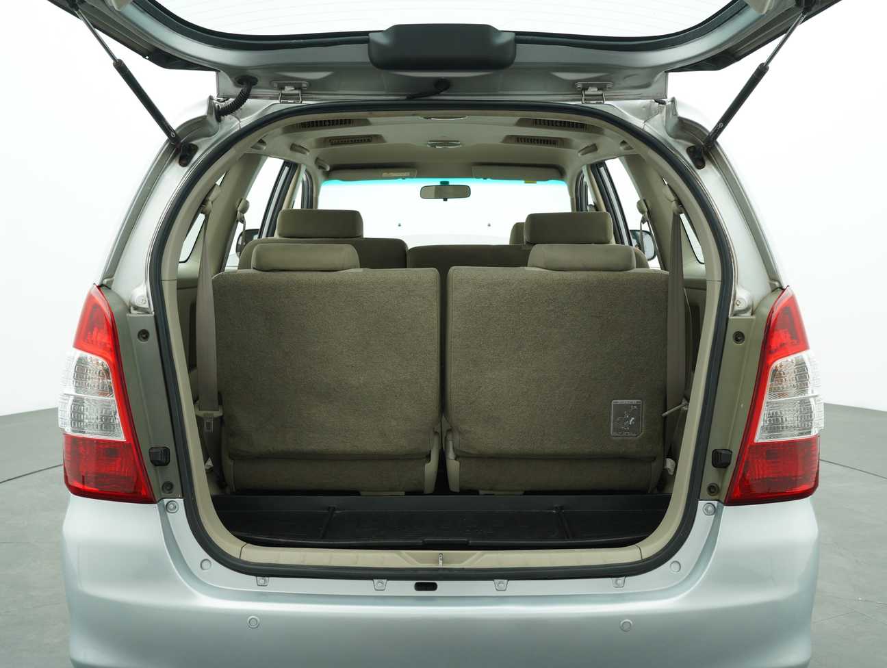 used 2014 Toyota Innova E 2.0