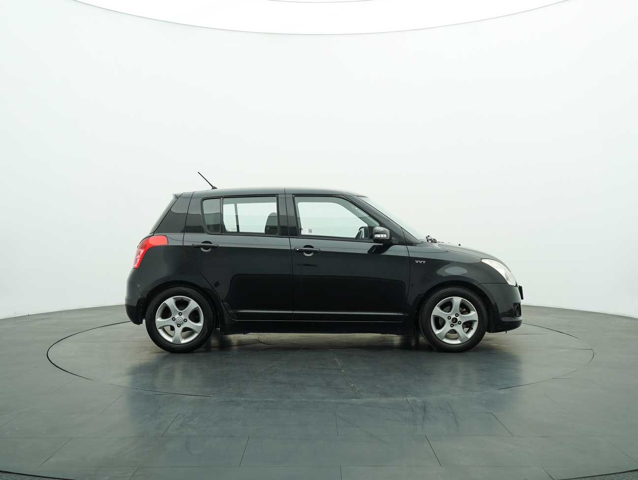 terpakai 2010 Suzuki Swift Premier 1.5