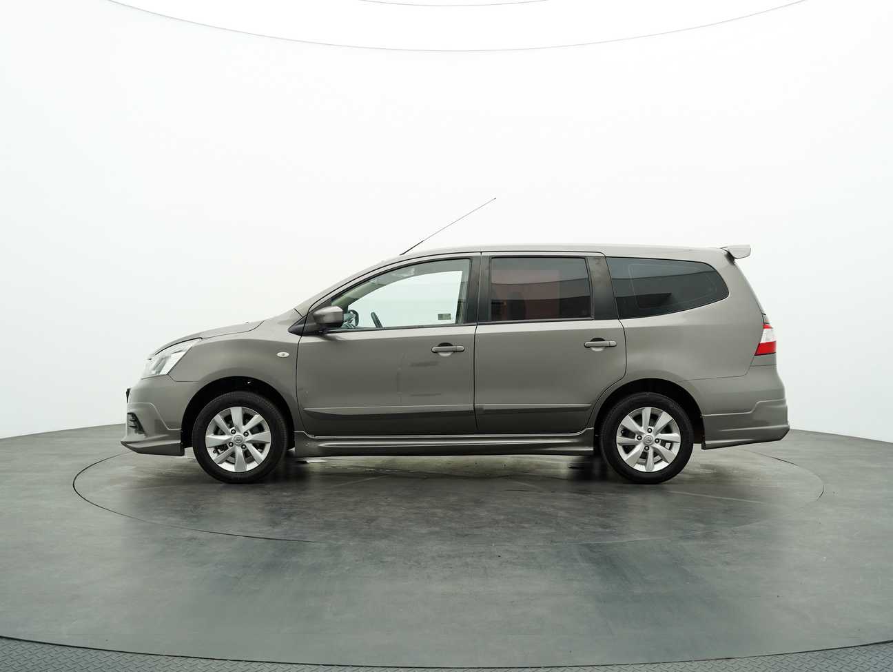 used 2015 Nissan Grand Livina Comfort 1.6