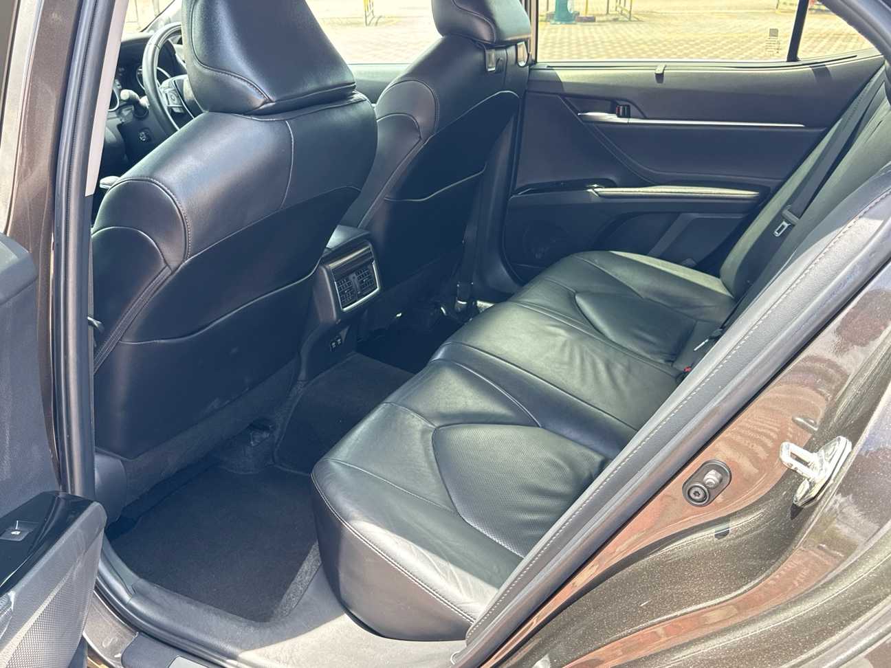 used 2019 Toyota Camry V 2.5