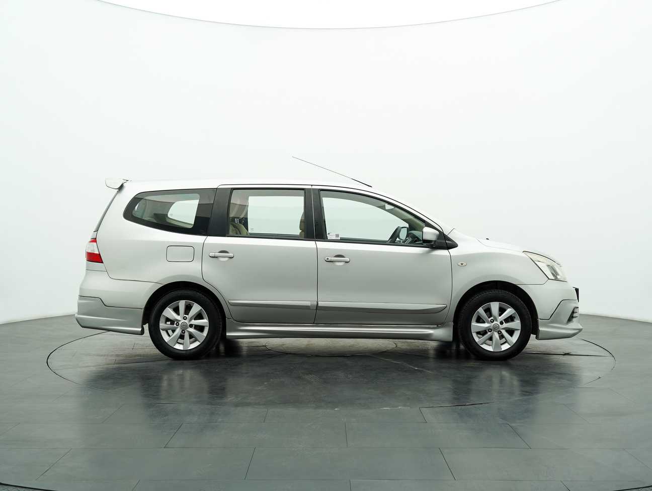 terpakai 2014 Nissan Grand Livina Comfort 1.6