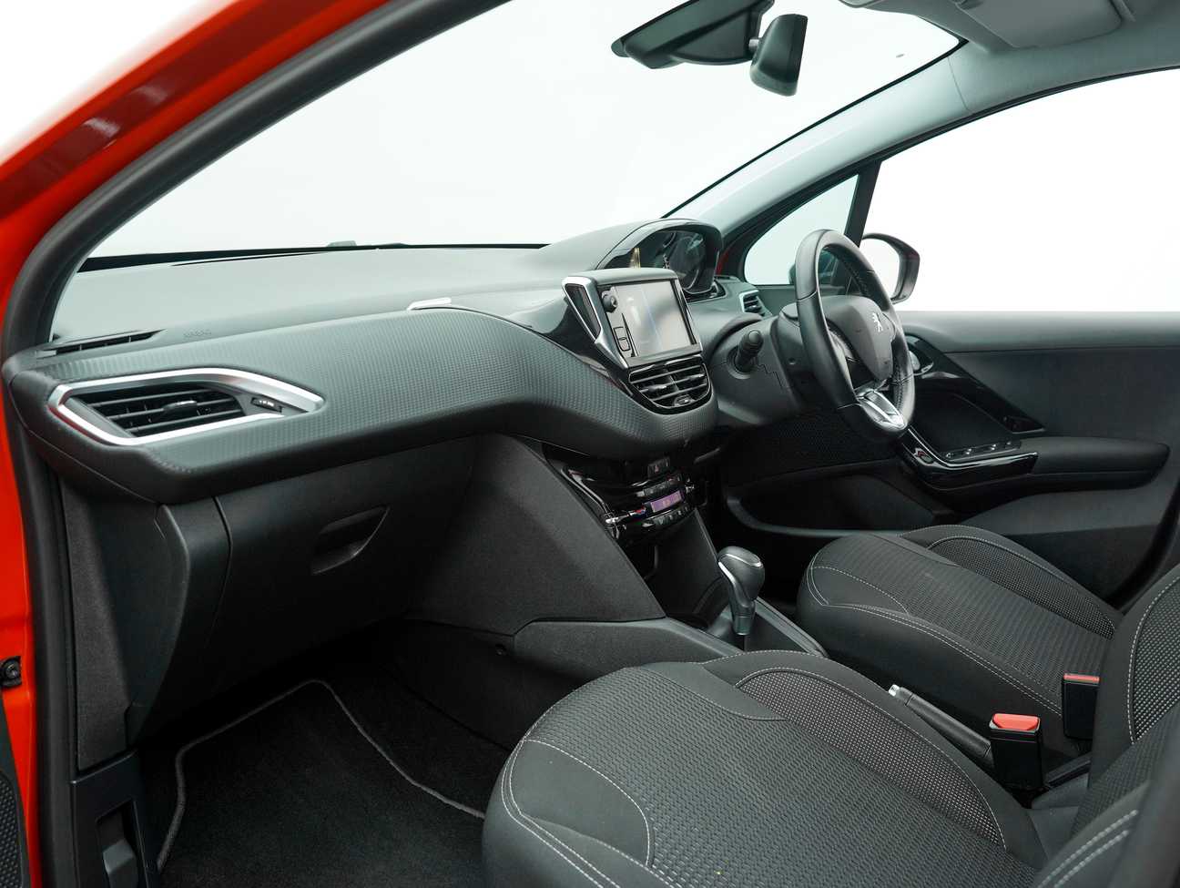 terpakai 2019 Peugeot 208 PureTech 1.2