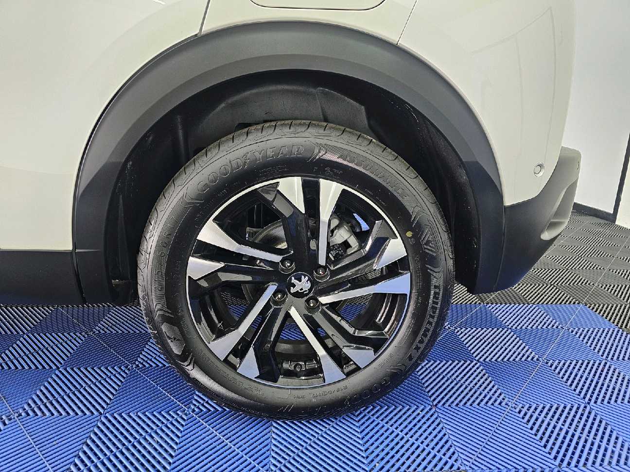 used 2025 Peugeot 2008 Allure 1.2