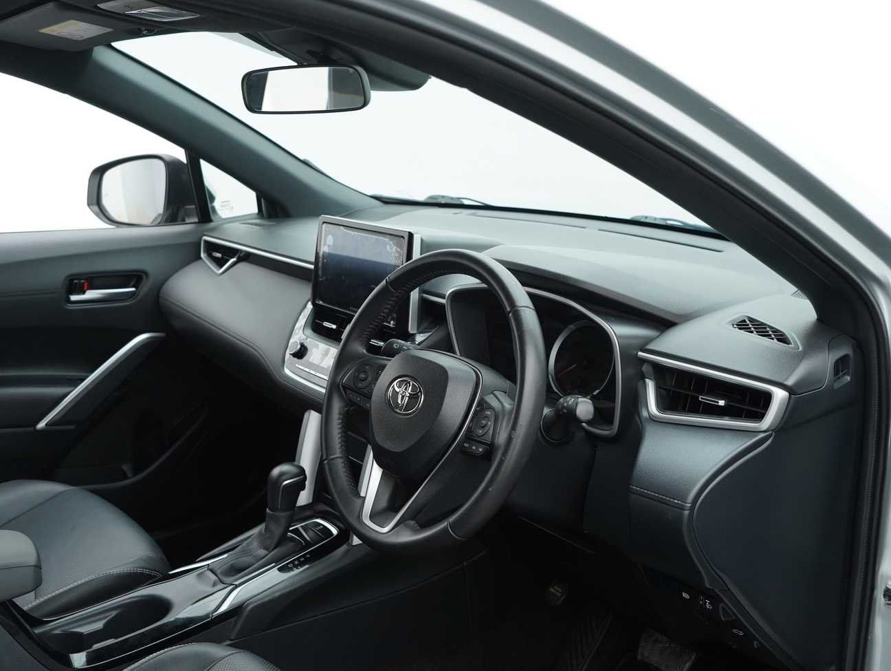 used 2022 Toyota Corolla Cross V 1.8