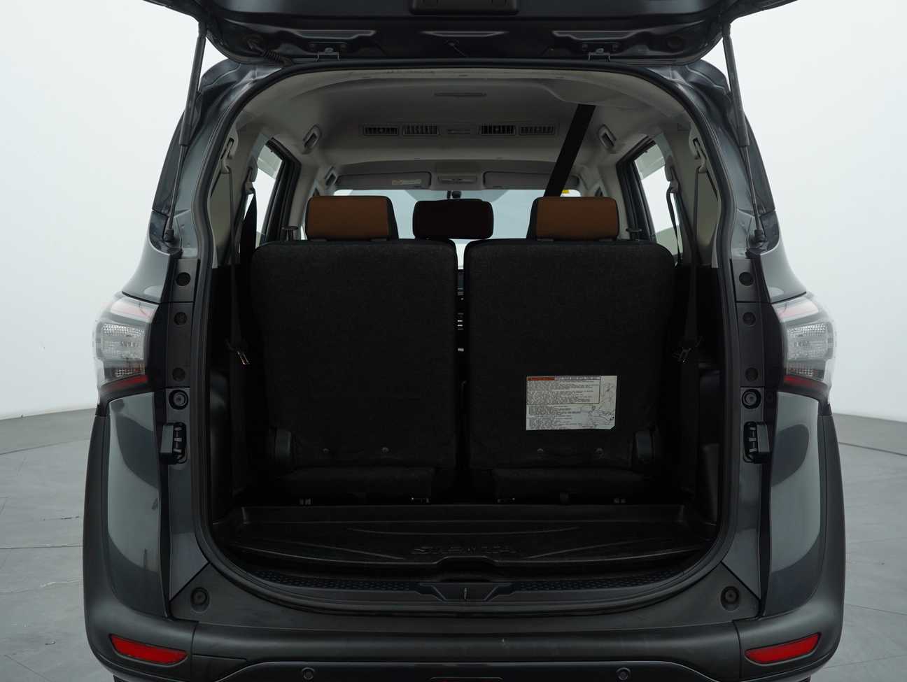 used 2017 Toyota Sienta V 1.5