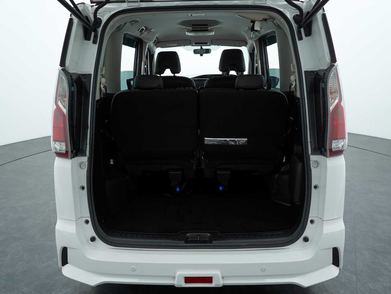 used 2019 Nissan Serena S-Hybrid High-Way Star Premium 2.0