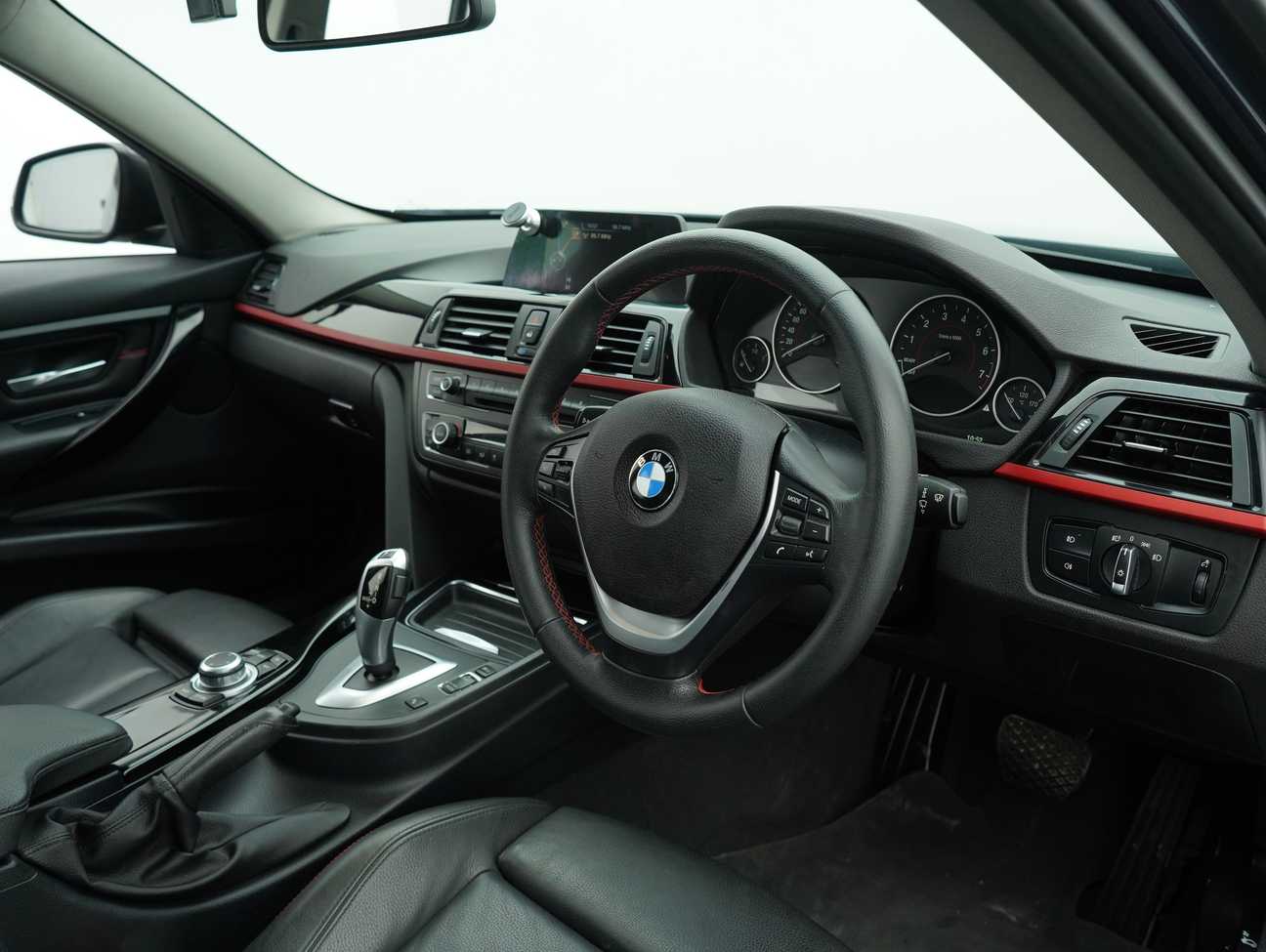 used 2014 BMW 320i Sport Line 2.0