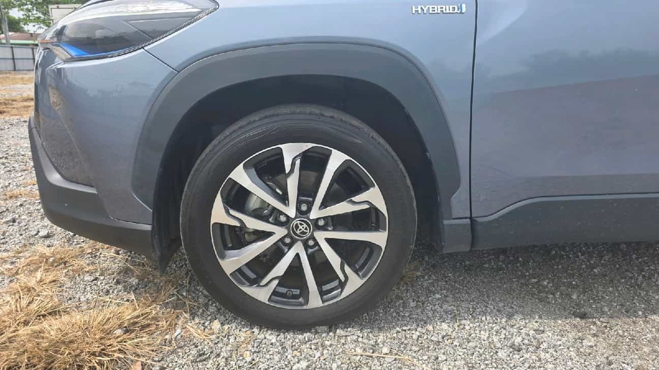 terpakai 2022 Toyota Corolla Cross Hybrid 1.8