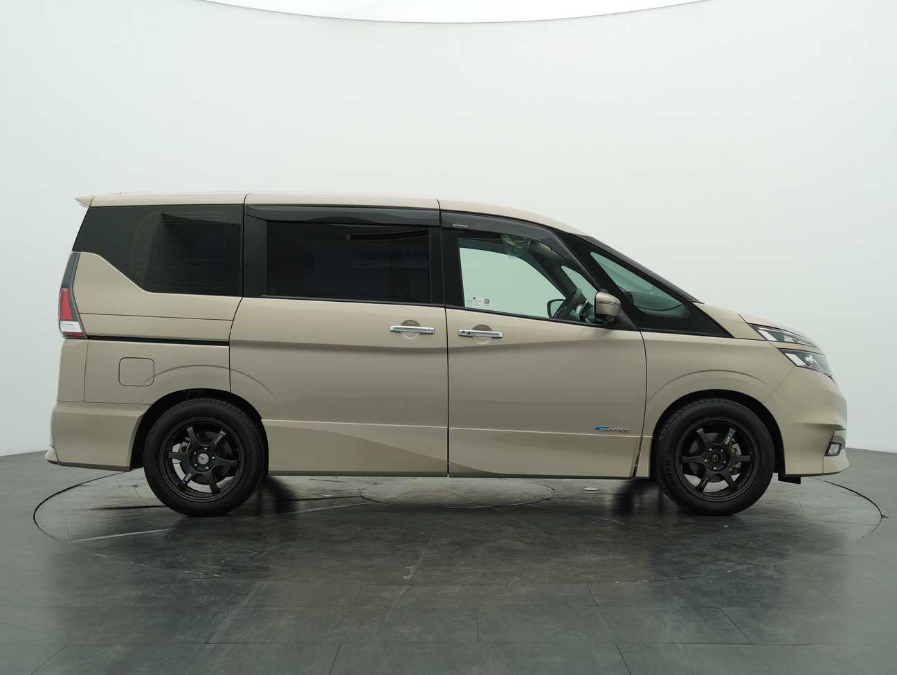 used 2021 Nissan Serena S-Hybrid High-Way Star 2.0