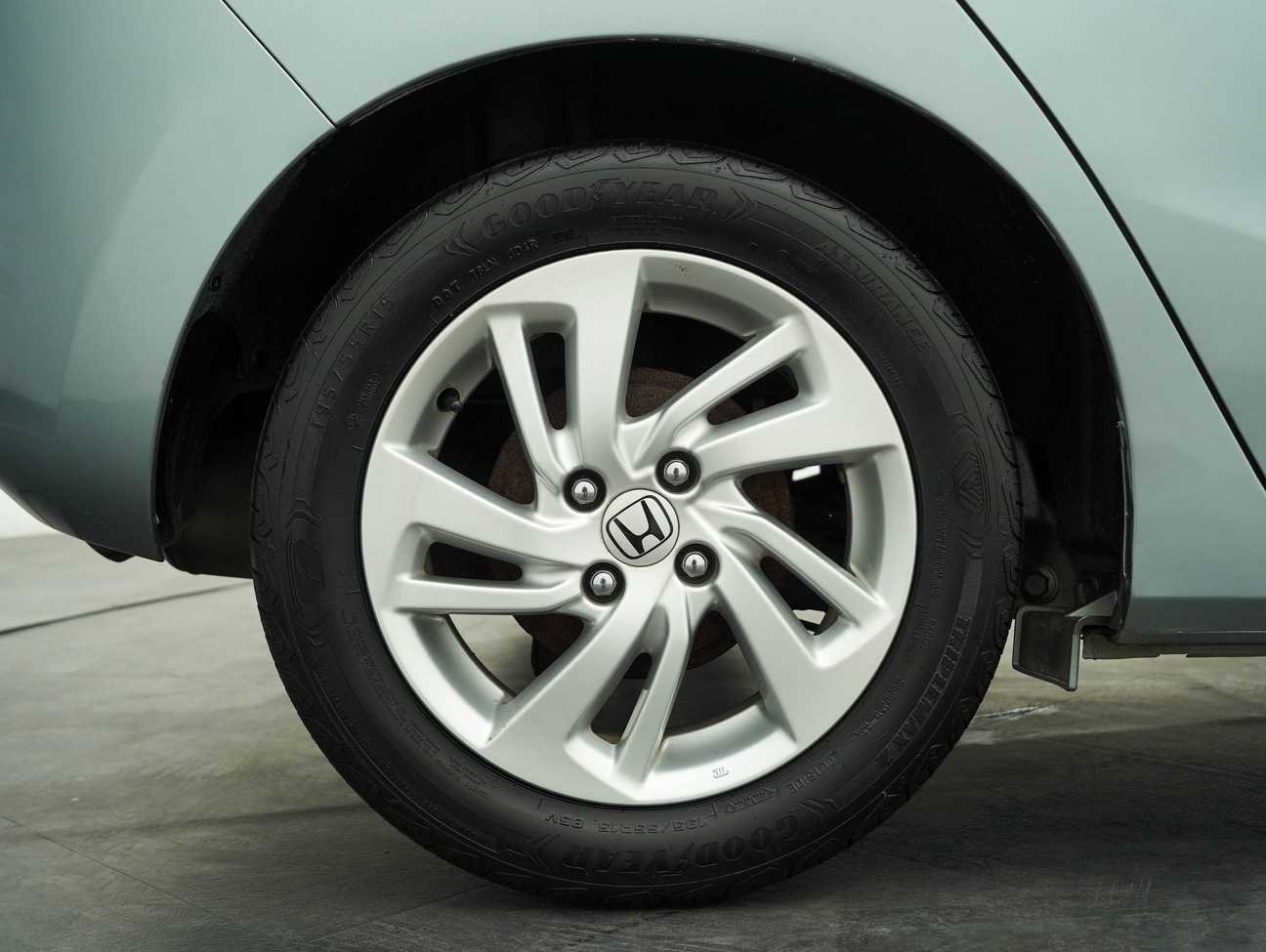 used 2015 Honda Jazz E 1.5