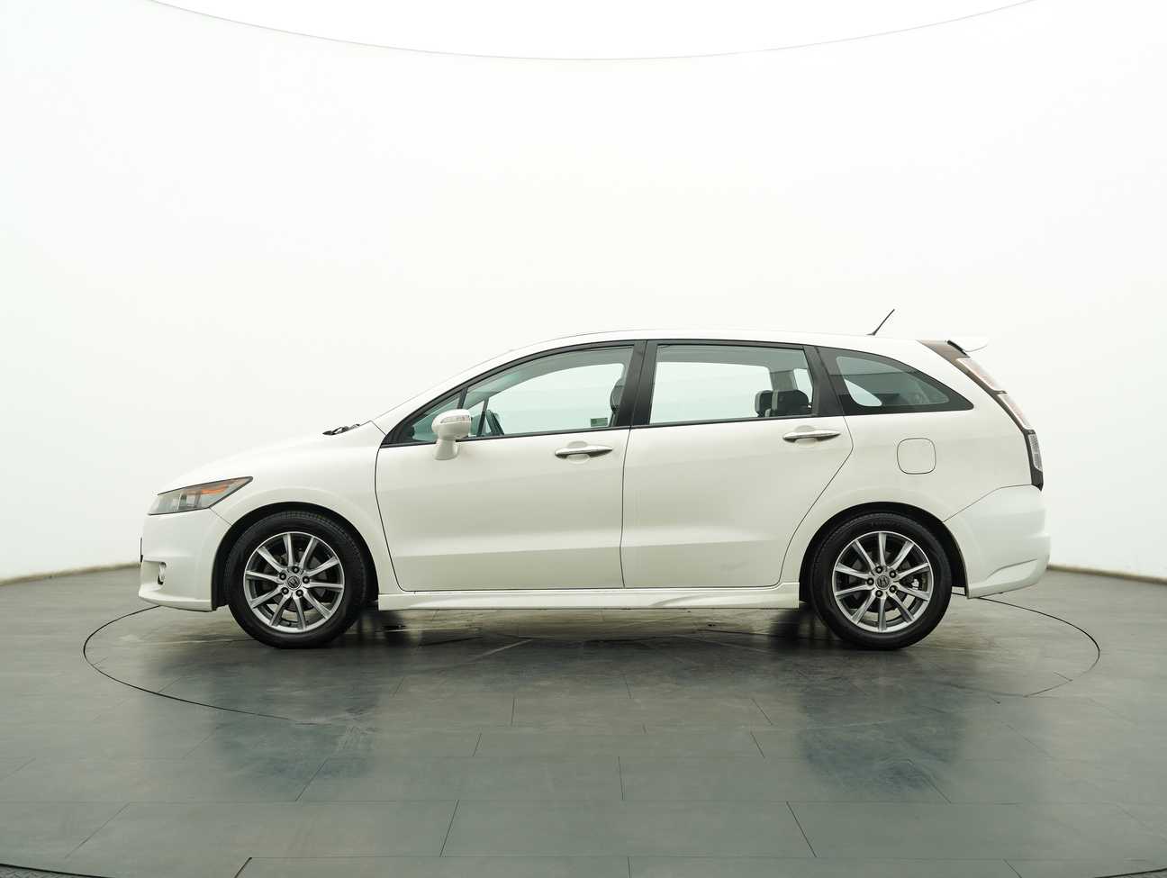 used 2013 Honda Stream RSZ 1.8