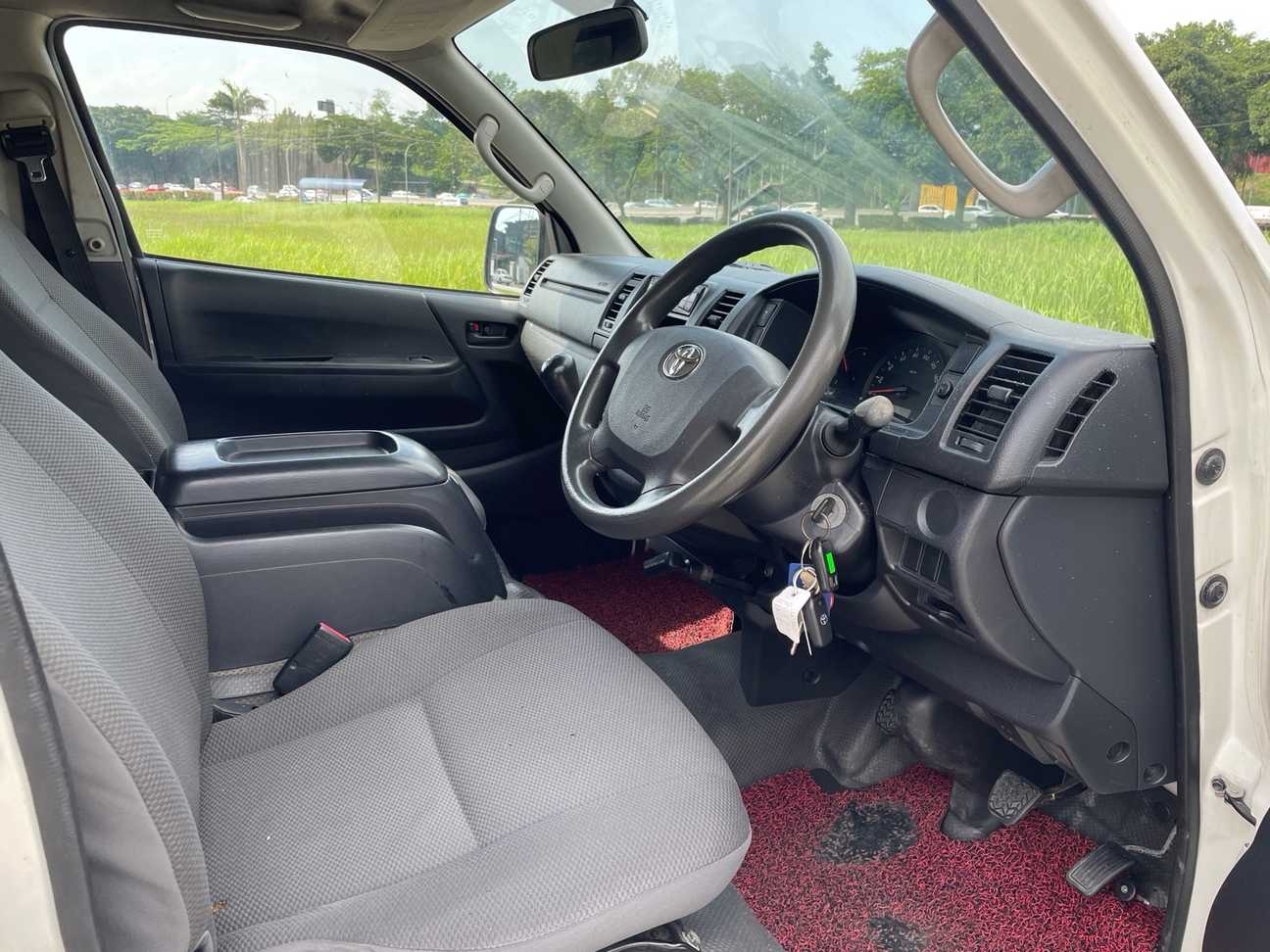 used 2016 Toyota Hiace Window 2.7