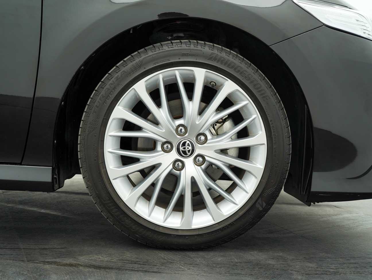 used 2020 Toyota Camry V 2.5