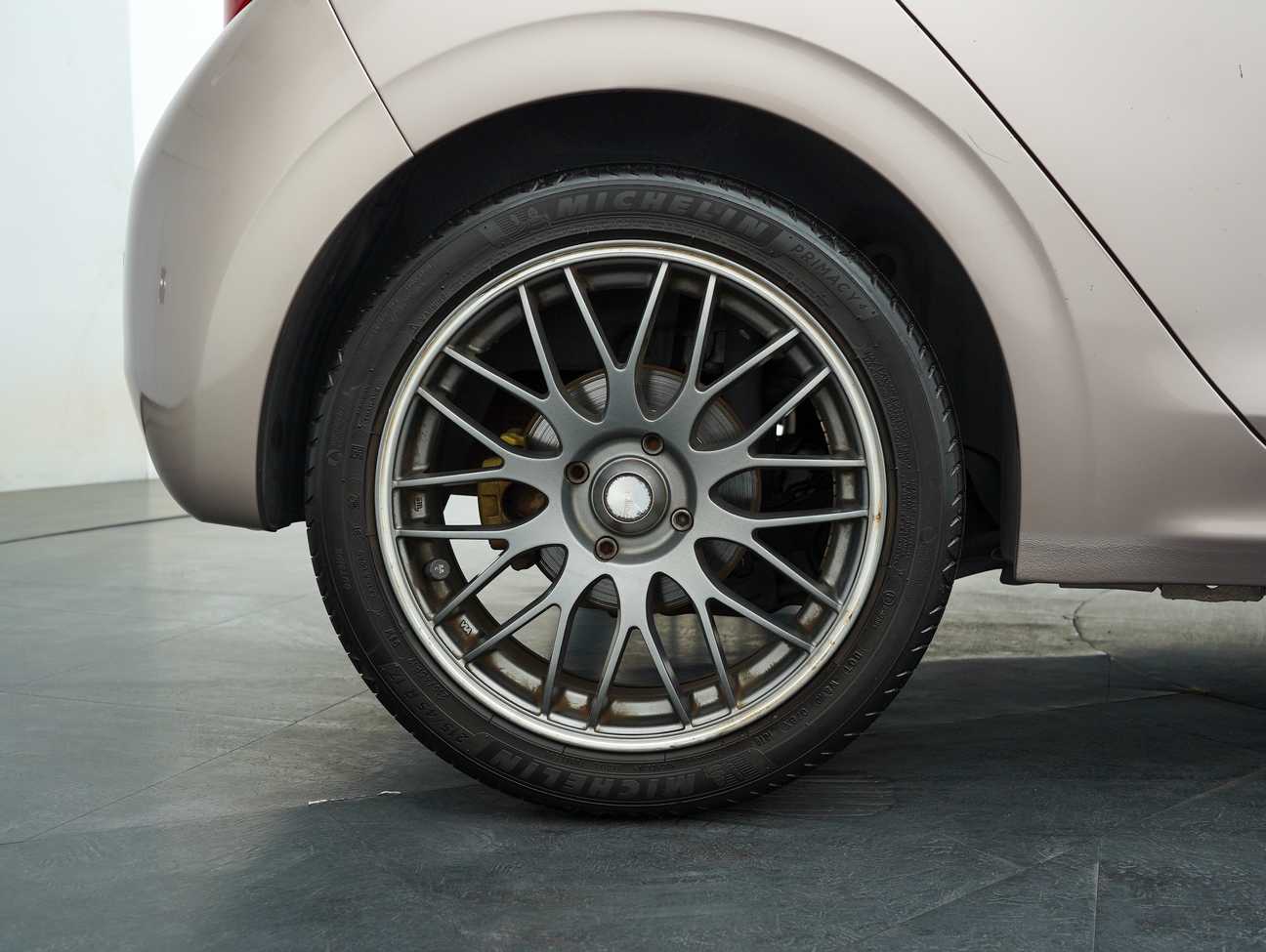 terpakai 2013 Peugeot 208 Allure 3 Door 1.6