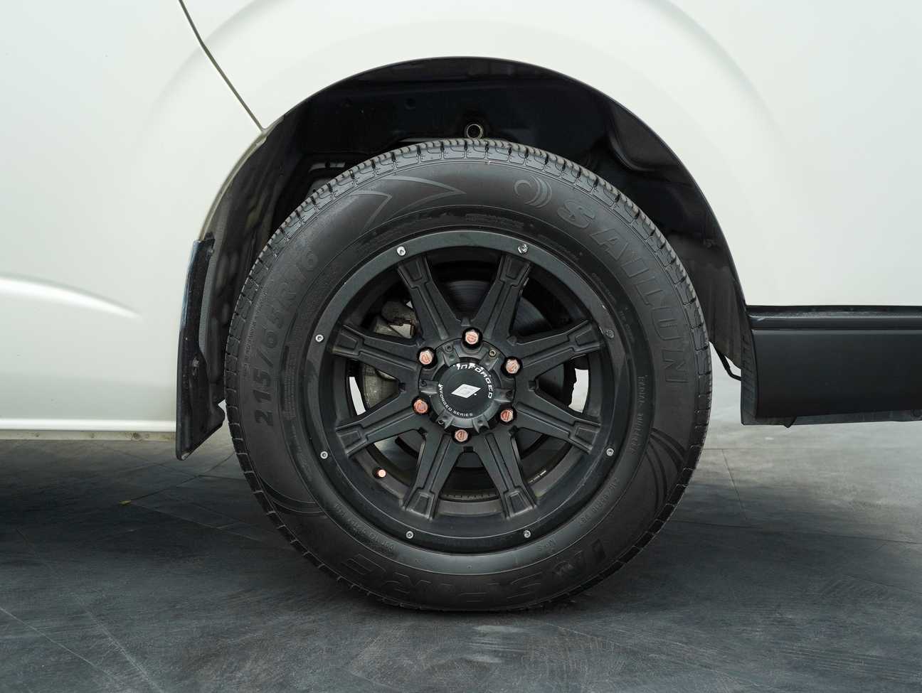 used 2015 Toyota Hiace Window Van 2.7