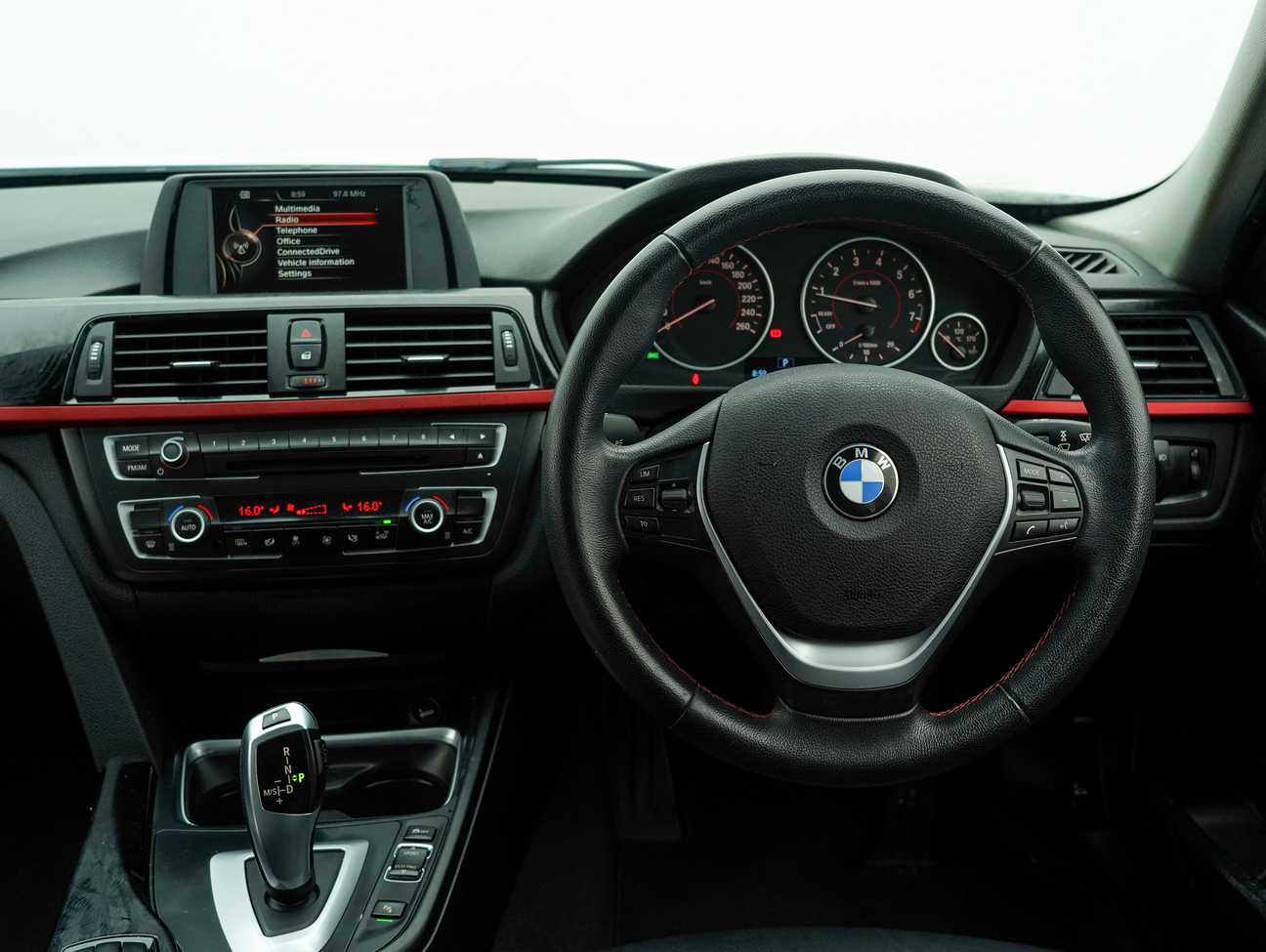 used 2015 BMW 320i Sport Line 2.0