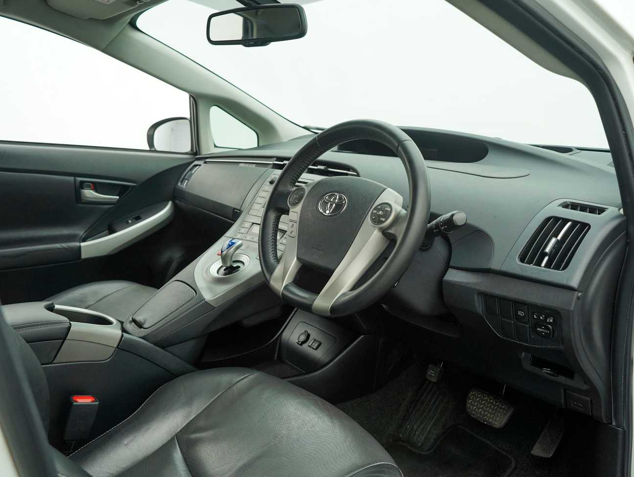 used 2013 Toyota Prius Luxury 1.8