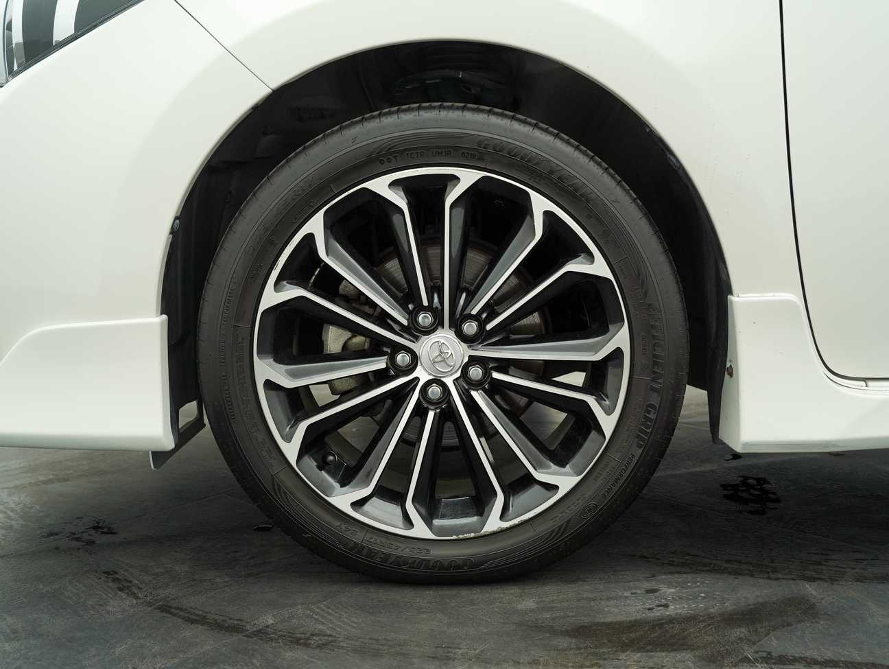 used 2016 Toyota Corolla Altis V 2.0