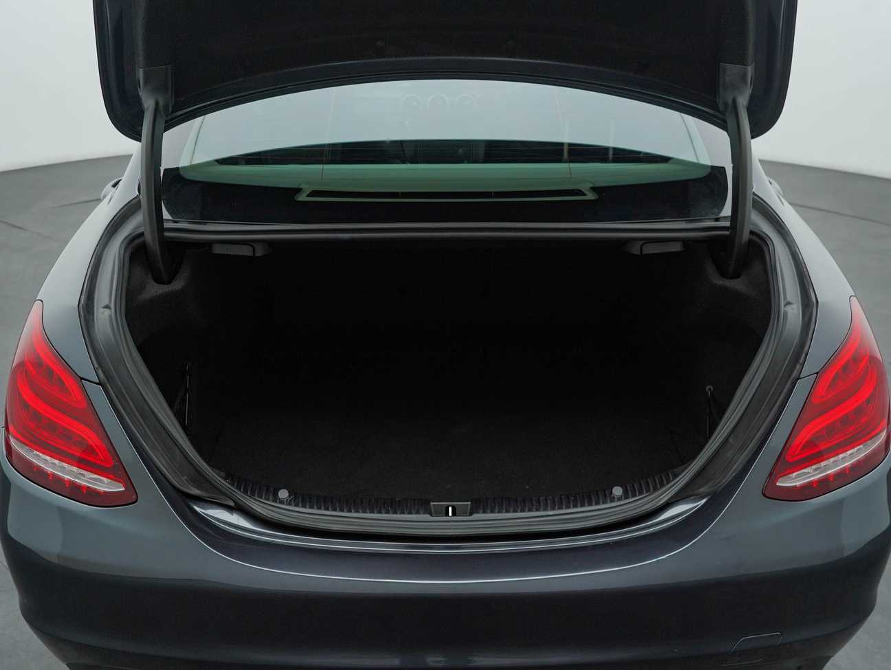 terpakai 2016 Mercedes-Benz C180 Avantgarde (7G-TRONIC Plus) 1.6