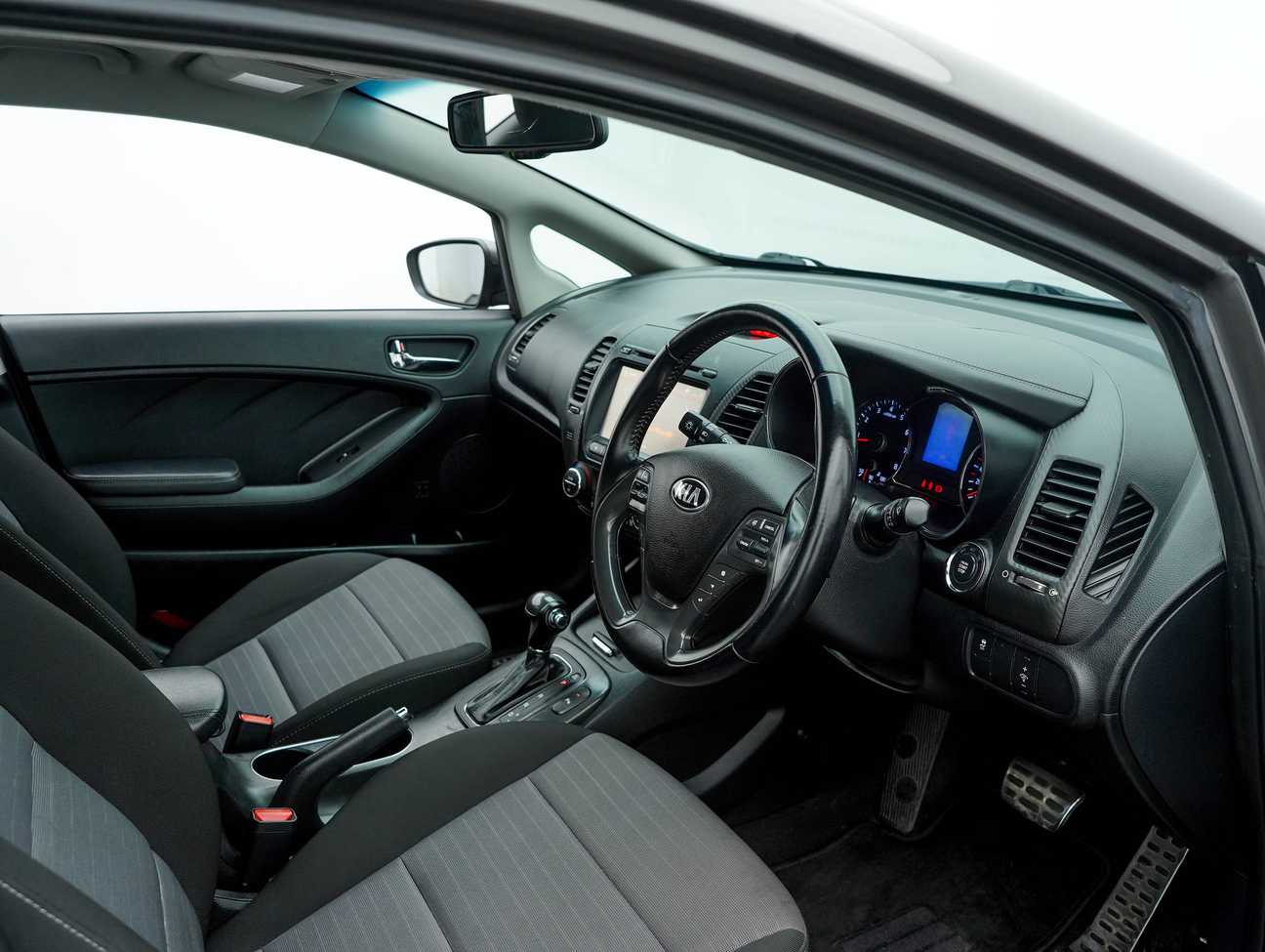 terpakai 2014 Kia Cerato  1.6