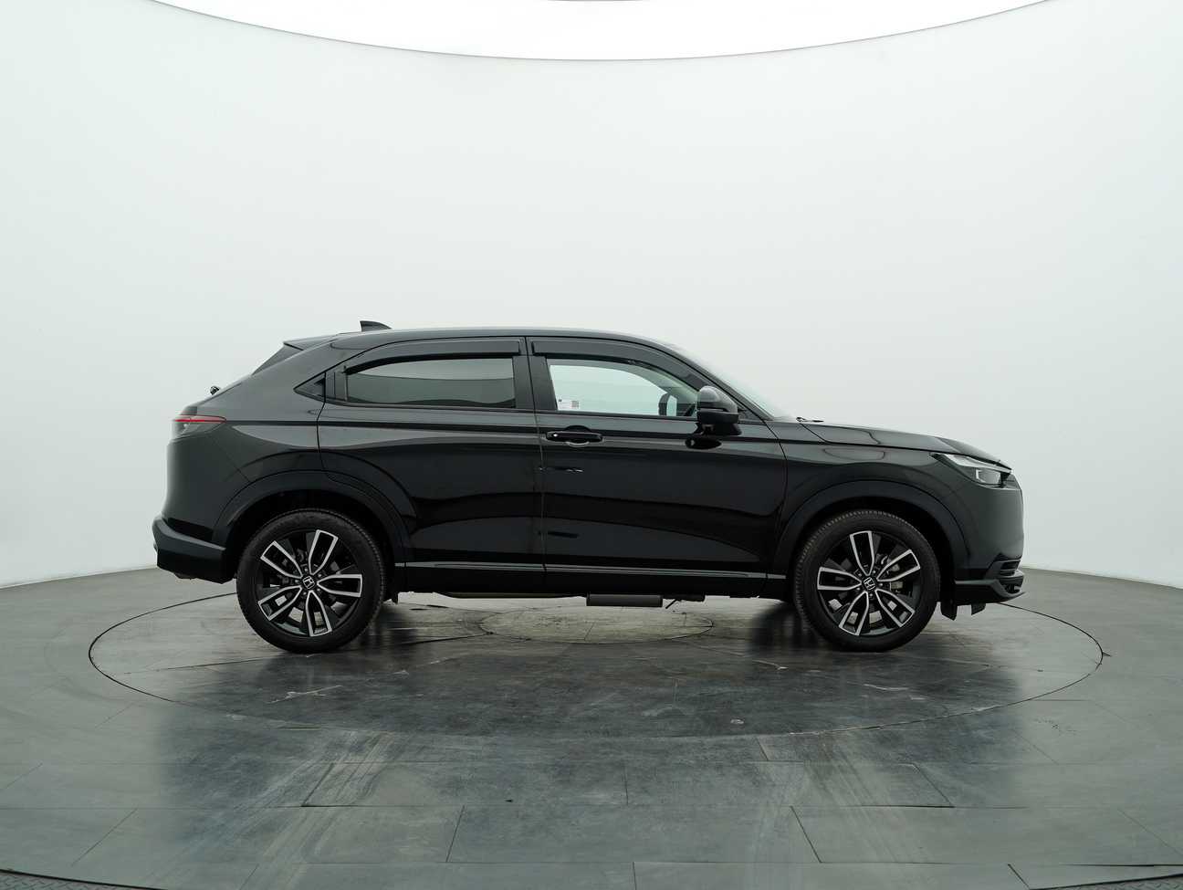 used 2025 Honda HR-V V 1.5